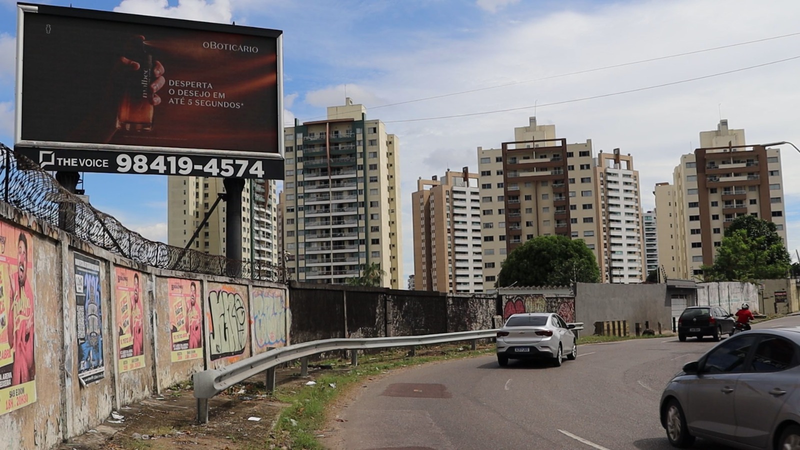 Painel de LED em Av. Maneca Marques, 2.162 — Parque Dez