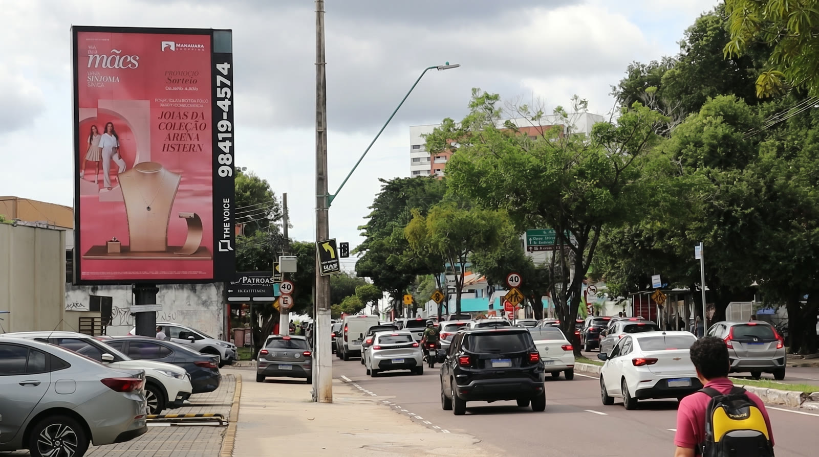 Painel de LED em Av. Jornalista Umberto Calderaro, 1.169 — Adrianópolis